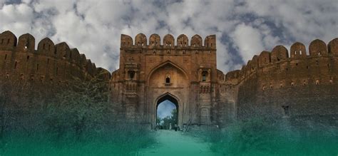 Historical Forts of Pakistan,Altit Fort,Kot Diji,Ranikot,Sandeman,Lahore Fort