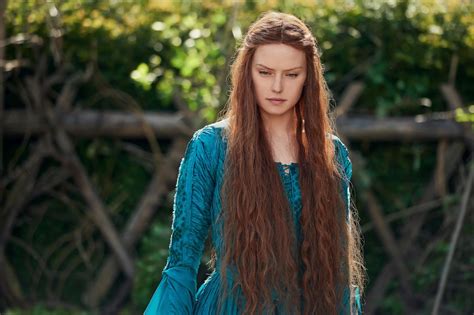 Daisy Ridley is a Shakespearean sensation in this "Ophelia" first-look ...