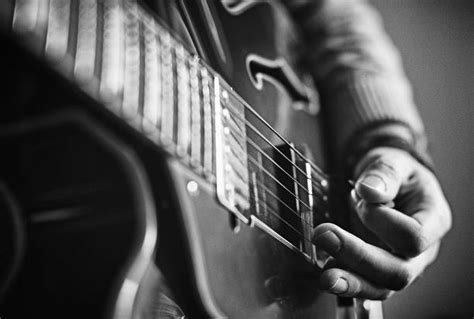 8 Websites to Learn Blues Slide Guitar Lessons Online (Free and Paid) - CMUSE