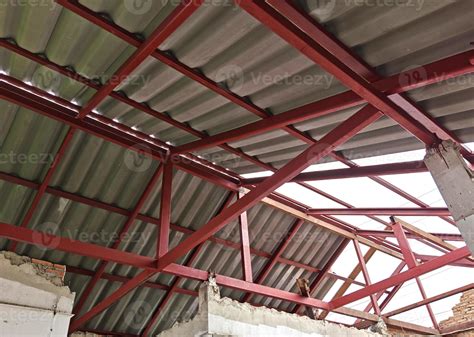 steel roof truss structure for building construction 11870513 Stock Photo at Vecteezy