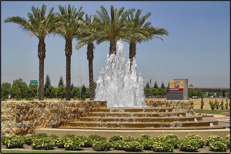 Clovis Community Medical Center, Water Feature - Clovis, CA : Provost & Pritchard Consulting Group