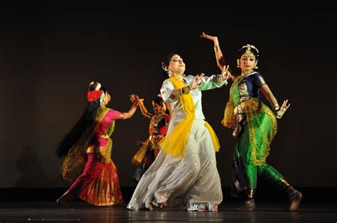 Explore the West Bengal's Folk Dance Traditions