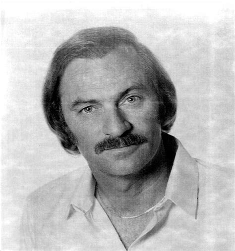 Vern Gosdin, a Singer-Songwriter in Country Music, Dies at 74 - The New York Times