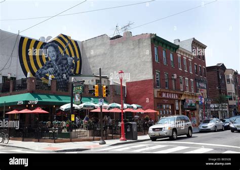 Street scene on South Street, Philadelphia, Pennsylvania, USA Stock Photo - Alamy