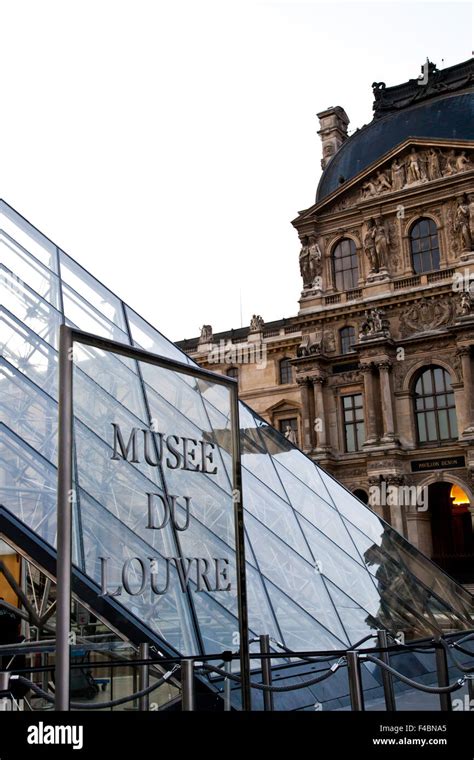 Louvre Museum Entrance Stock Photo - Alamy