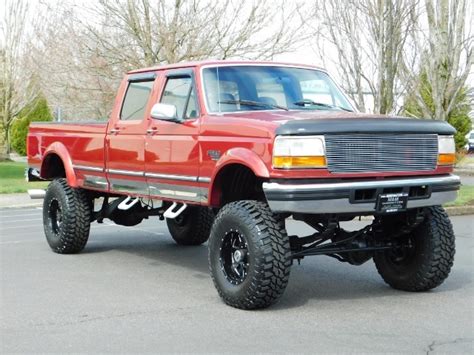 1997 Ford F-350 XLT / Crew Cab / 7.3L DIESEL / LIFTED LIFTED