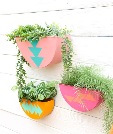 DIY Colorful Outdoor Wall Planters - A Kailo Chic Life