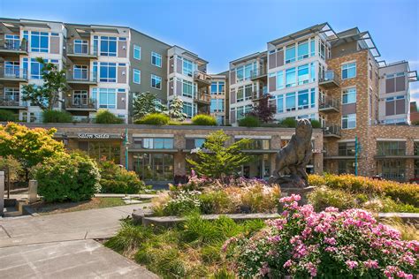 Kirkland Central Downtown 1 Bedroom Condo - UrbanAsh Real Estate