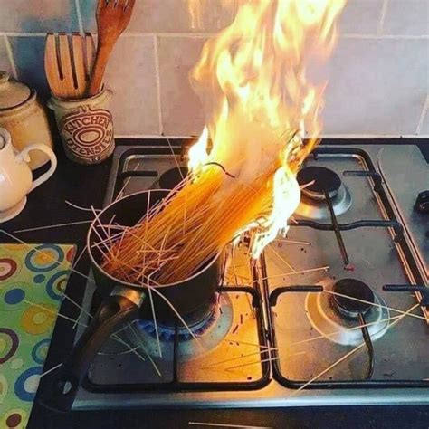 20 Hilarious kitchen Fails That Will Make You better home cook - Zelus365