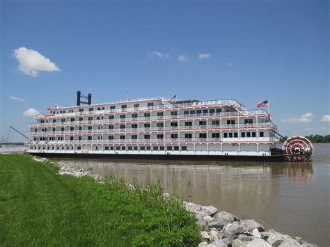 POLLYTALK FROM NEW YORK: AMERICA: A Mississippi Riverboat Cruise: By Polly Guerin