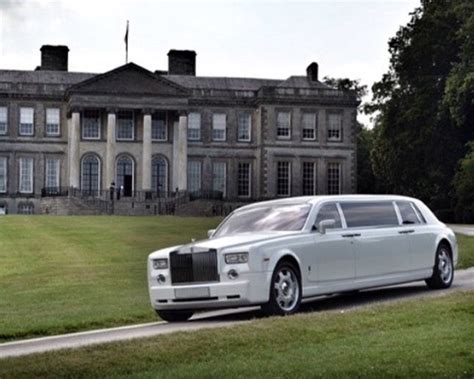 Rolls Royce Phantom Limo UK | Limo Hire in UK | Prom Cars