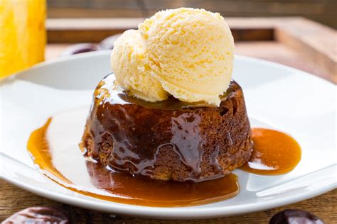 Sticky Toffee Pudding - Closet Cooking