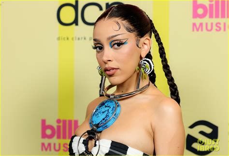 Doja Cat Stuns in Stripes at the Billboard Music Awards 2021: Photo ...