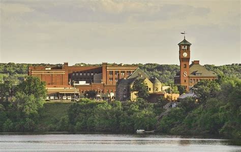 Stunning View of Downtown Across the Lake