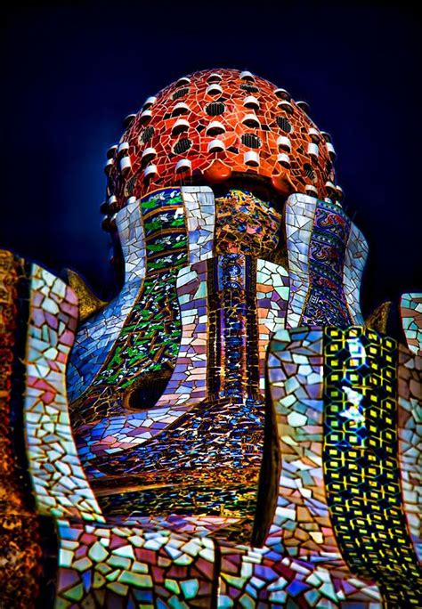 Trencadis - Park Guell, Barcelona | Gaudi barcelona, Gaudi, Gaudi ...