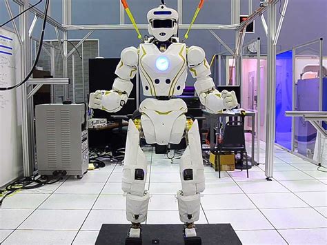 NASA Unveils A New Humanoid Super Robot - Business Insider