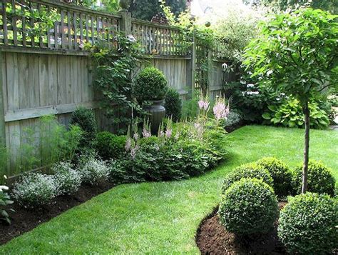 Backyard Landscaping Ideas Along Fence