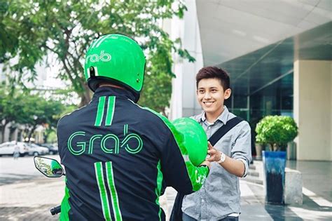 You Can Now Beat KL Traffic With GrabBike e-Hailing Service