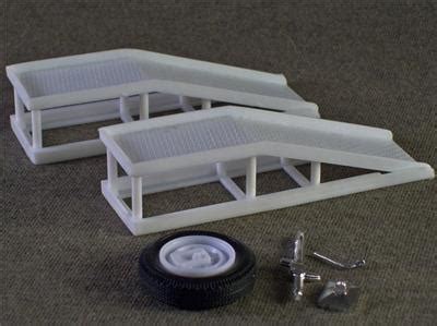 1:25 Scale Model Car Parts Junkyard Trunk accessories Service Ramps ...