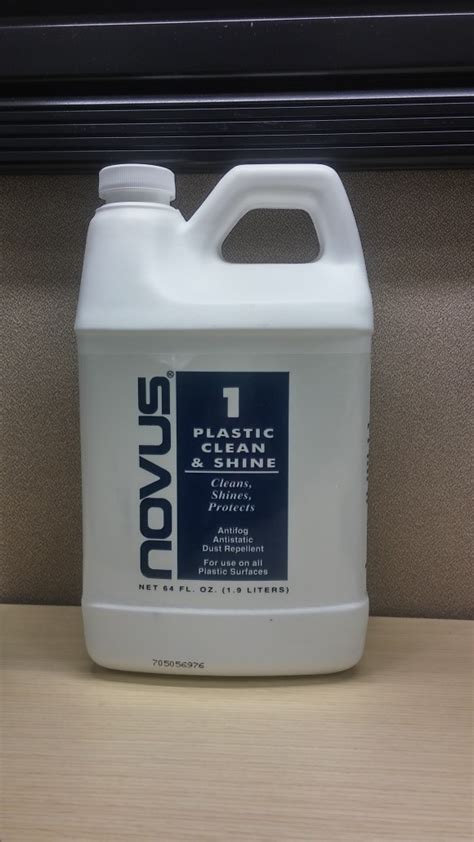 NOVUS 1 / CLEANER 64 OZ. - Cleaner & Polish