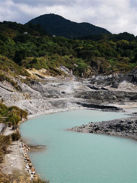 Day trips from Taipei | Hot springs, Dog Cafes, Volcanic Pools and Juifen – NON STOP TRAVELLING