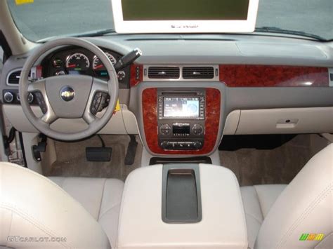 Light Titanium/Dark Titanium Interior 2011 Chevrolet Tahoe Hybrid 4x4 Photo #39332688 | GTCarLot.com