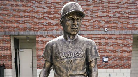 Statue of Jackie Robinson stolen in Kansas | Yardbarker