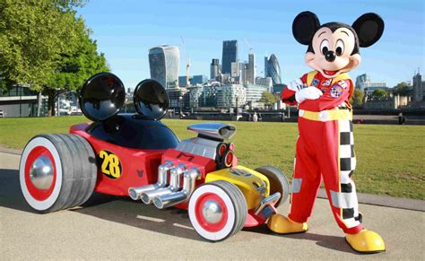 Mickey Mouse and his new Roadster Racer | Torque