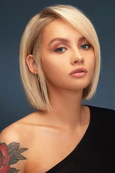 20+ Most Stylish Short Haircuts For Round Faces | momooze.com