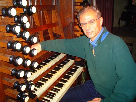 A world famous master organist at Christ Chapel – Beacon