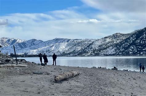 Spring Walks Along the Beaches of Lake Chelan