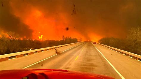 7 dramatic photos of Texas wildfires that scorched over 1 million acres