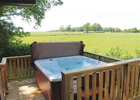 Scotland's Best Hot Tub Escapes - Hot Tub holidays - Hoseasons