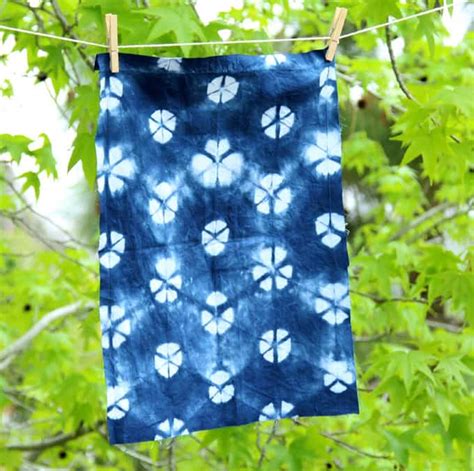 In Love With Indigo: 3 DIY Indigo Tie Dye Patterns - A Piece Of Rainbow