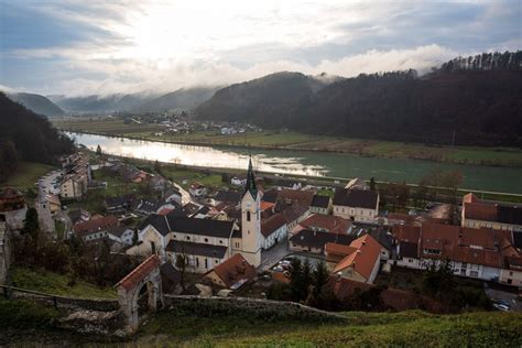 Melania Trump's hometown in Slovenia - ABC News