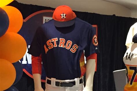 Astros introduce new alternate rainbow uniform