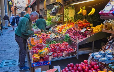 Shopping In Bologna - Visit Beautiful Italy