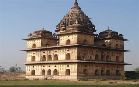 Orchha Fort Complex, history, timings, information, entrance fees