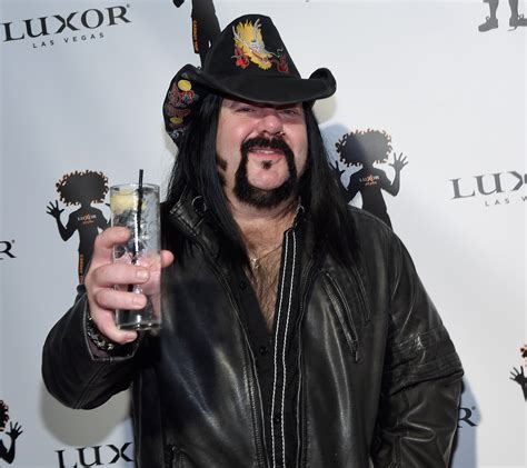 Pantera’s Vinnie Paul Will Be Buried In A Free KISS Casket Like His ...