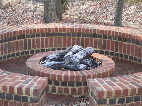 Outdoor Brick Fire Pit Designs | FIREPLACE DESIGN IDEAS