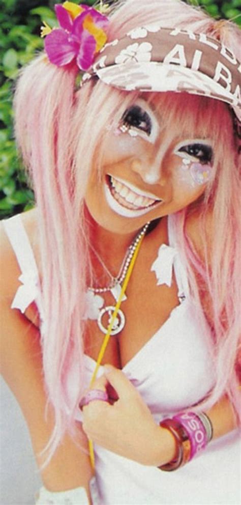 ganguro | Ganguro girl, Gyaru fashion, Japanese fashion