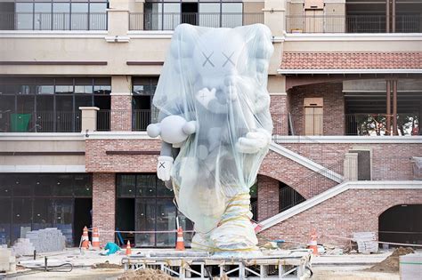 KAWS 'Companion' Sculpture in Seoul, South Korea | Hypebae