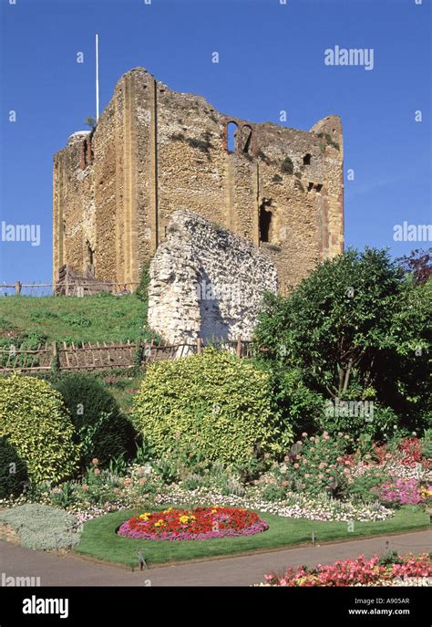 Château de Guildford et à côté de l'été officiel affichage floral ...