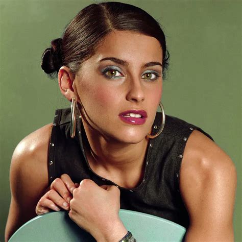 Nelly Furtado Songs Download: Nelly Furtado Hit MP3 New Songs Online ...