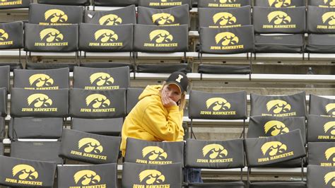 Iowa Hawkeyes football: Student ticket promotion being revised - Sports ...