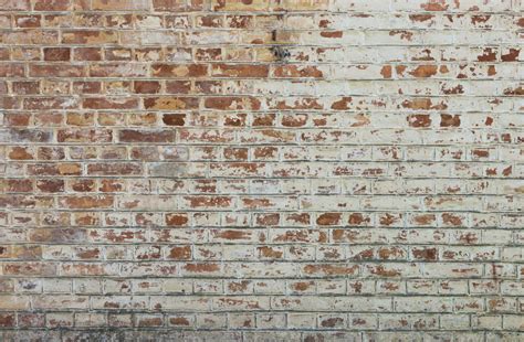 Couple Give Brick Backsplash a Weathered Look With One Simple Material - Dengarden