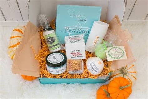 The Best Gift Boxes for Women, No Matter What She Loves (2022 ...