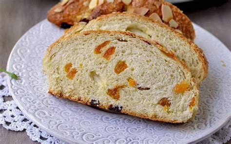 Colomba di Pasqua: Italian Easter Sweet Bread [Vegan] - One Green Planet