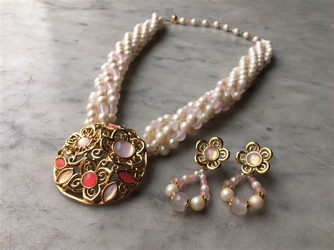 Vintage Trifari Pink Moonglow White Pearls Gold Tone Flower - Etsy