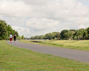 Best Hiking and Walking Trails with Your Dog Near Katy, Texas